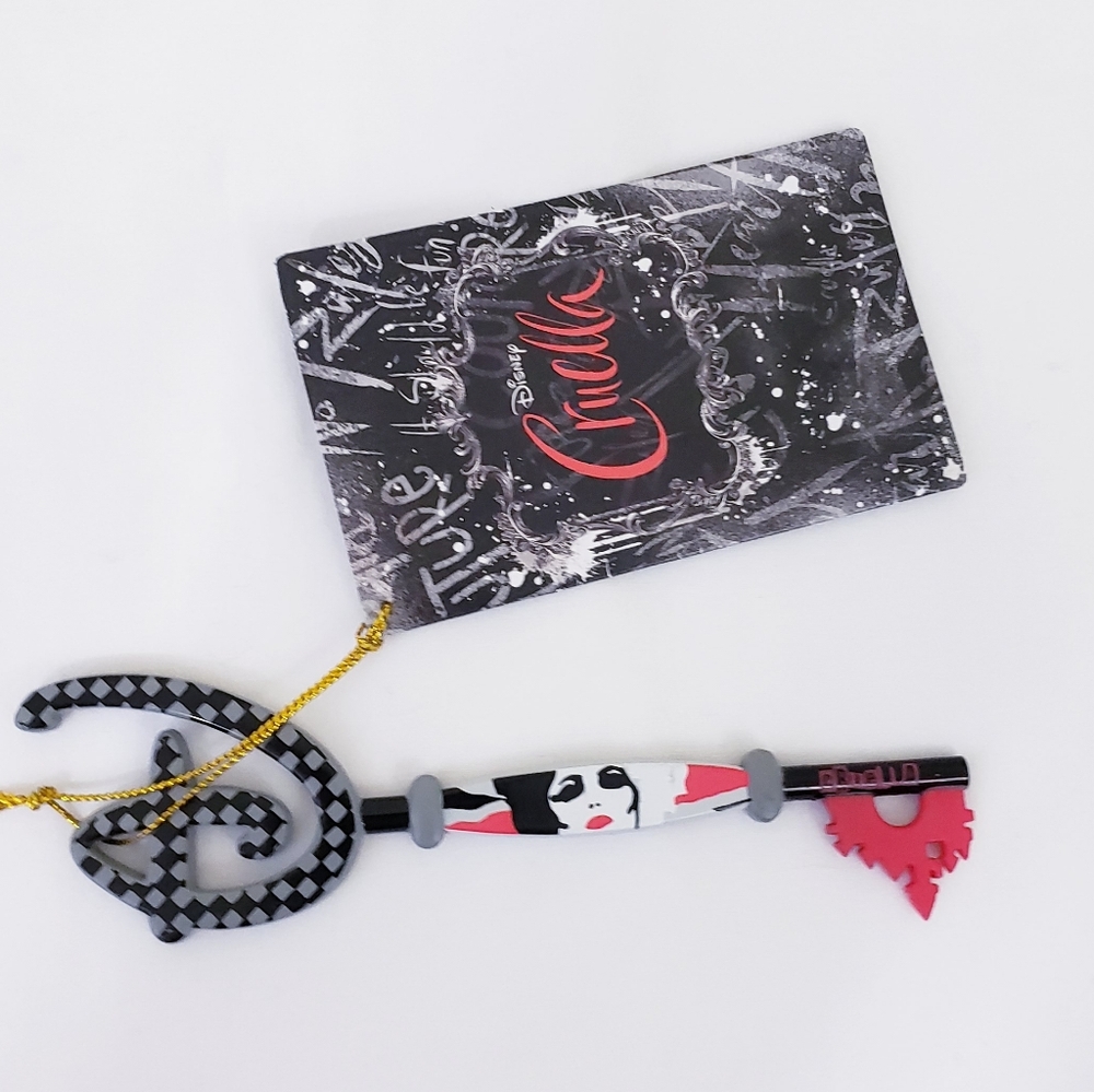 Disney Store Cruella Key Emma Stone Movie Collectible 2021 NEW NWT